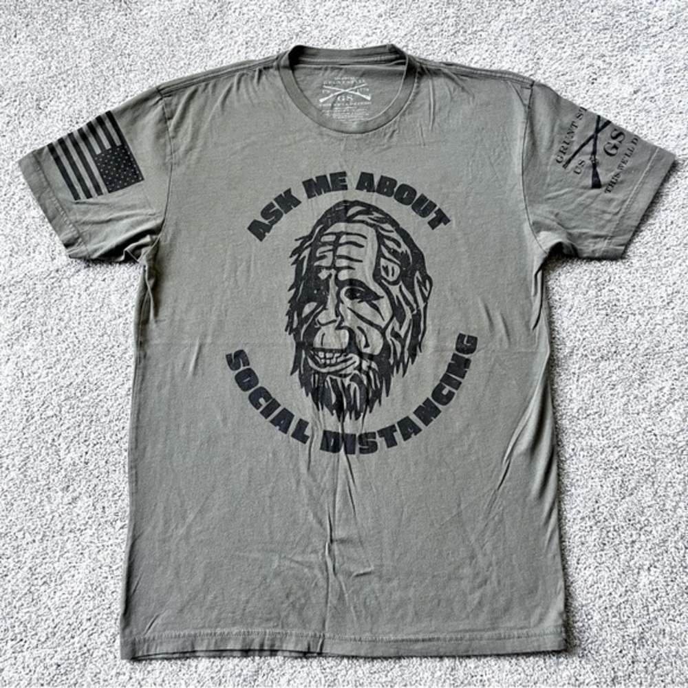 Grunt Style Ask me about social distancing T-shirt size medium